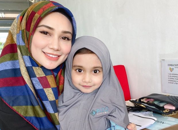 Wawa Zainal Mahu Anak Bertudung Bila Sampai Masa