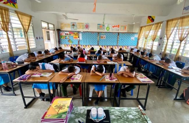 Sekolah Ini Wajibkan Pelajar Tidur 10 Minit Elak 