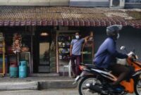 Waktu Operasi Kedai